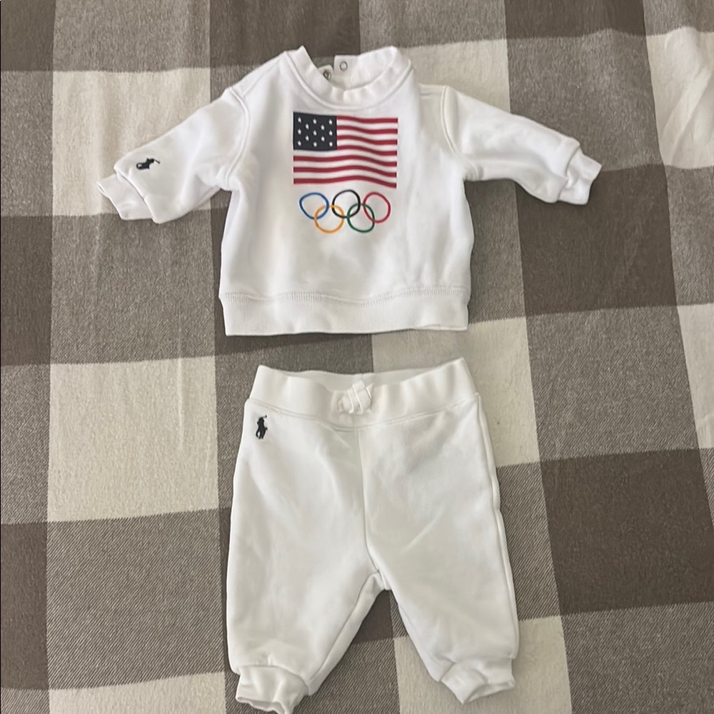 NWOT Ralph Lauren White Baby Sweatshirt & Jogger Set